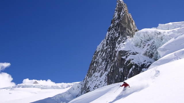 星空公司：乒乓球台面总长为多少